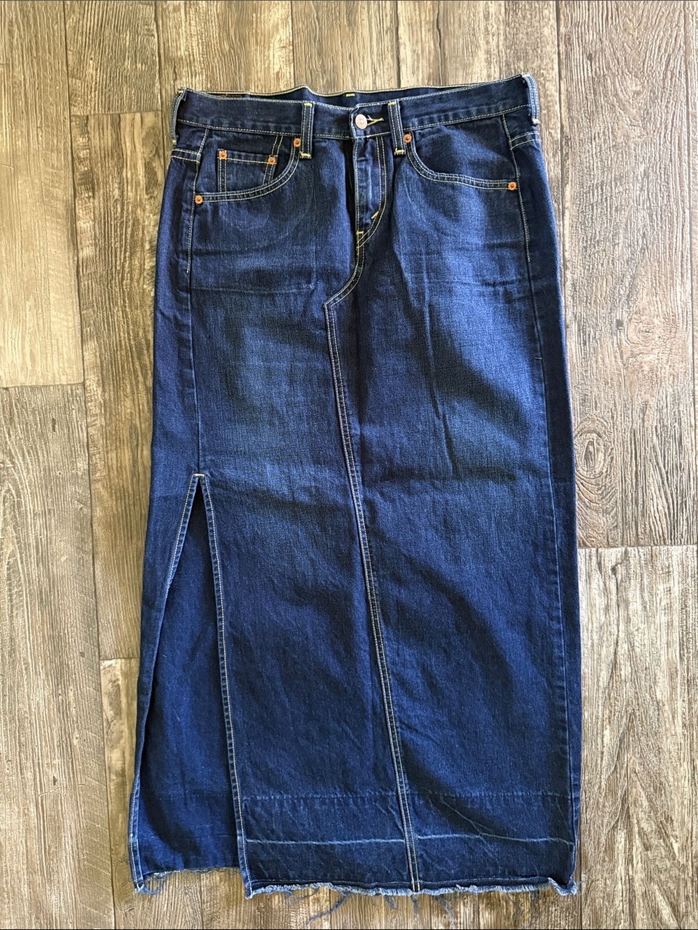 Levi’s Dark Blue Denim Midi Skirt with Front Slit, 10MISS